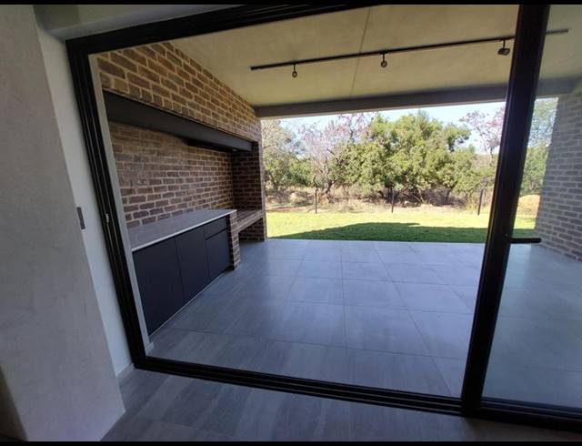 2 BEDROOM TOWNHOUSE FOR SALE IN SABLE HILLS